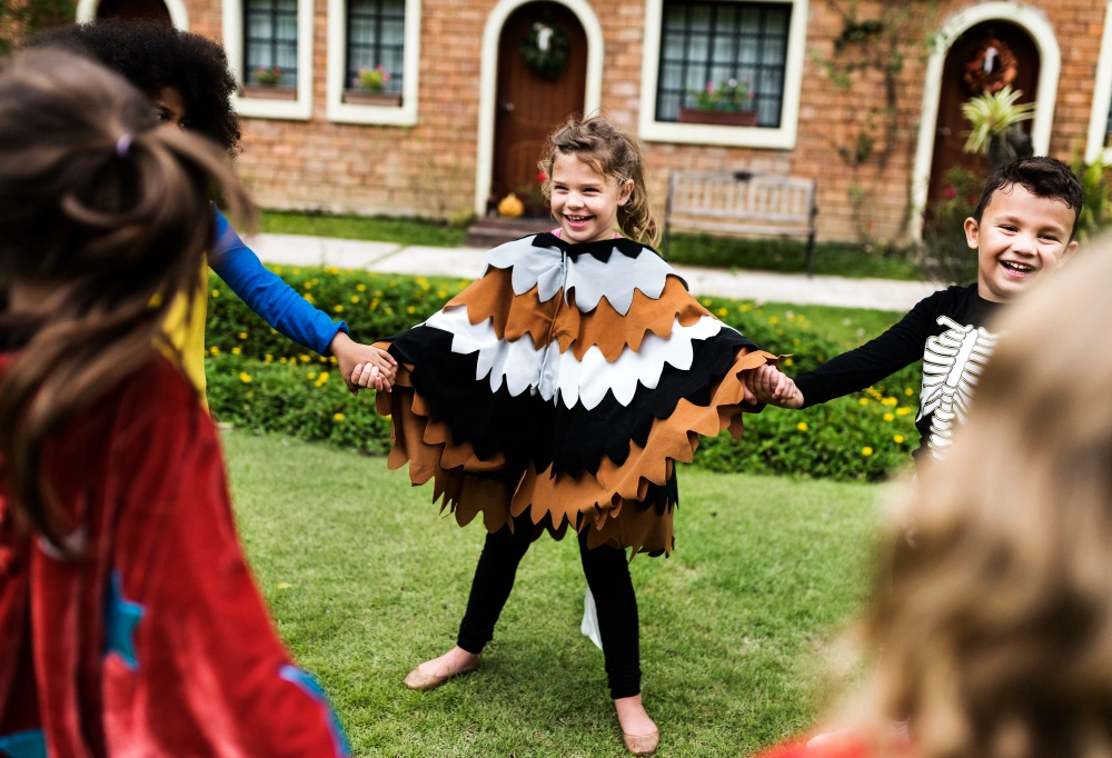 Lächelnde Kinder auf einer Party